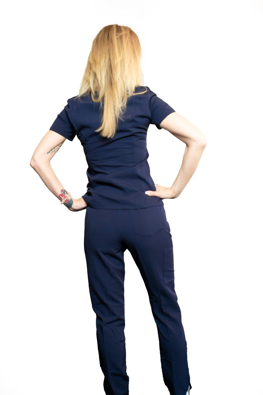 Amie 2-Pocket Scrub Top